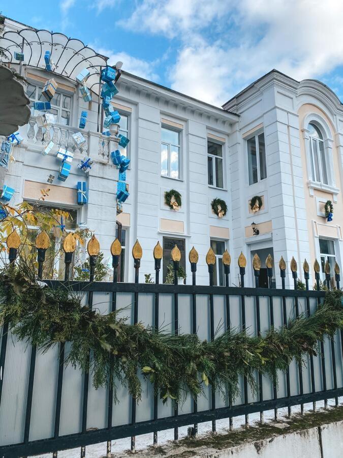 Бутик-Отель Белый Дом Балерины Sukhumi Esterno foto